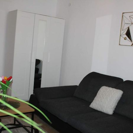 Apartament Dania & Petru Lägenhet Tîrgu Ocna Exteriör bild